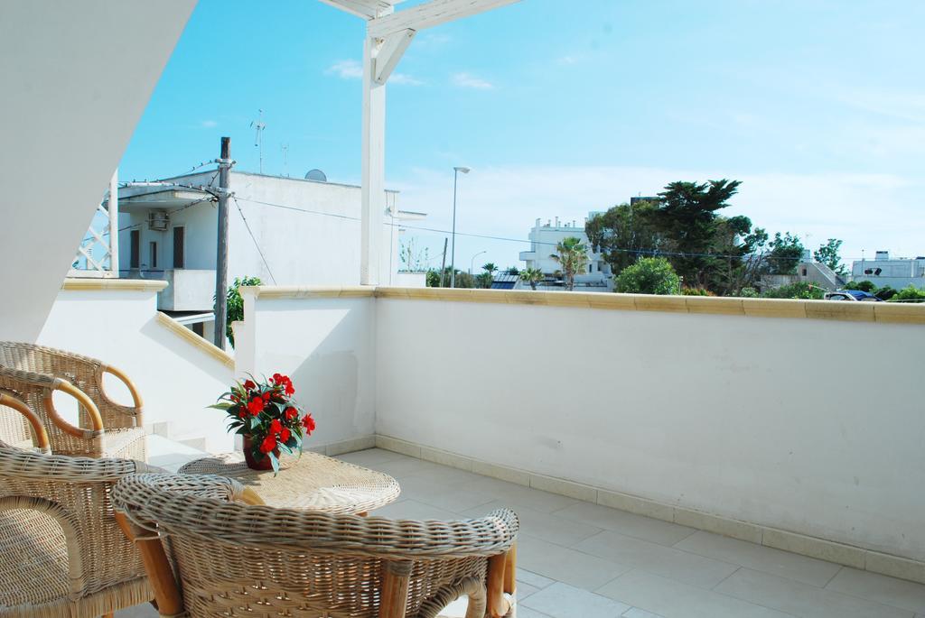 Dimora Il Girasole Hotell Torre San Giovanni Ugento Exteriör bild